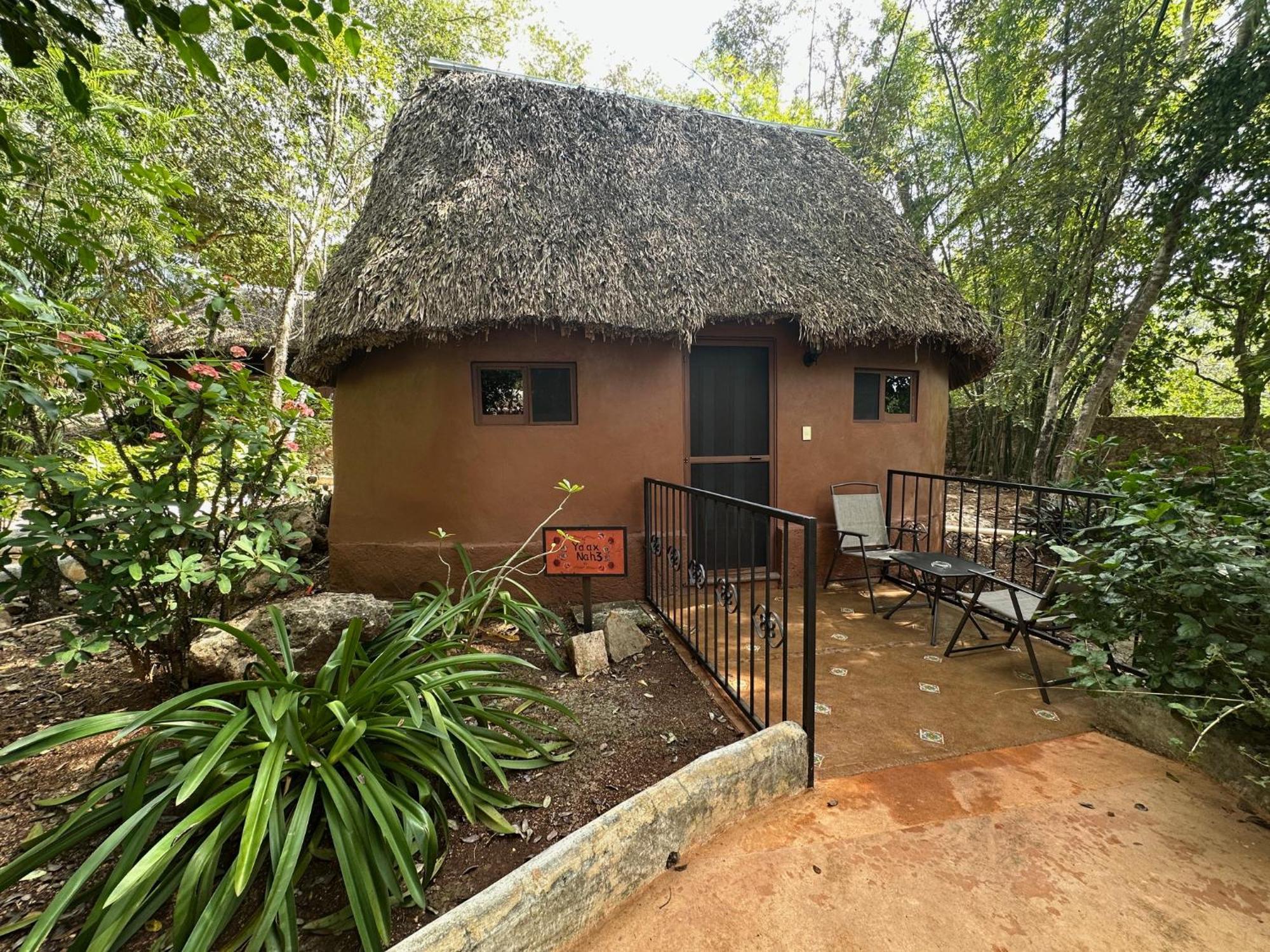 The Pickled Onion B&B And Restaurant Uxmal Santa Elena Eksteriør bilde