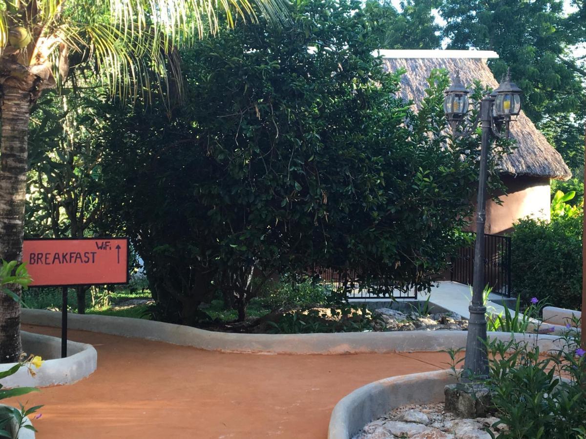 The Pickled Onion B&B And Restaurant Uxmal Santa Elena Eksteriør bilde