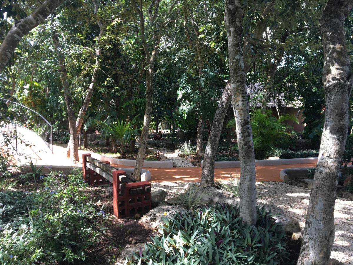 The Pickled Onion B&B And Restaurant Uxmal Santa Elena Eksteriør bilde