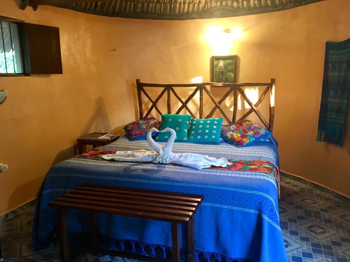 The Pickled Onion B&B And Restaurant Uxmal Santa Elena Eksteriør bilde