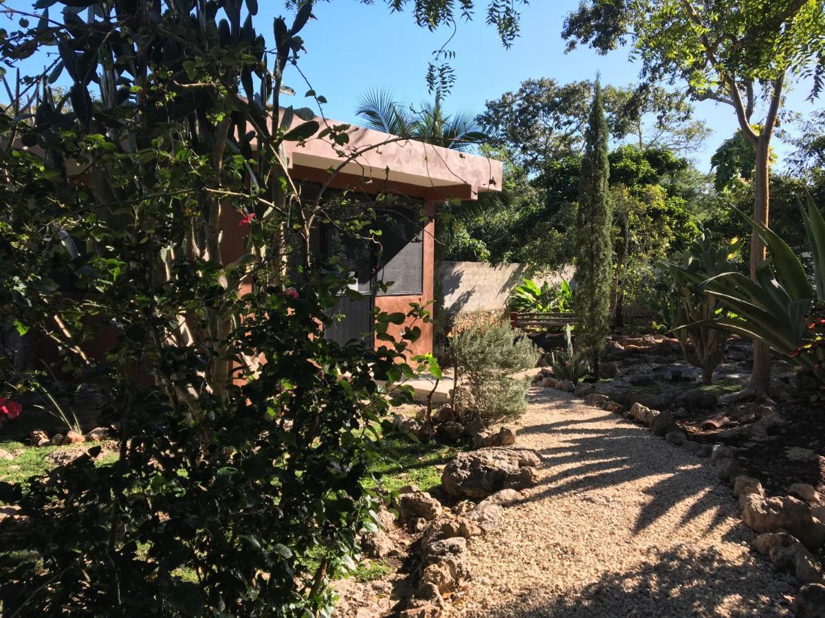The Pickled Onion B&B And Restaurant Uxmal Santa Elena Eksteriør bilde